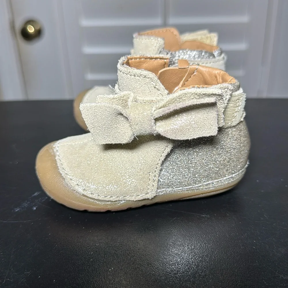 Stride Rite gold metallic sparkle bow boot 3M